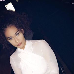 Meet your Posher, Danielle